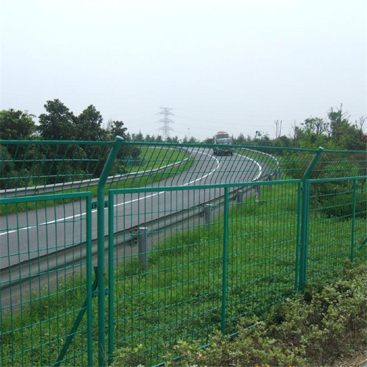 公路護欄網案例展示圖片3 公路護欄網案例展示圖片3